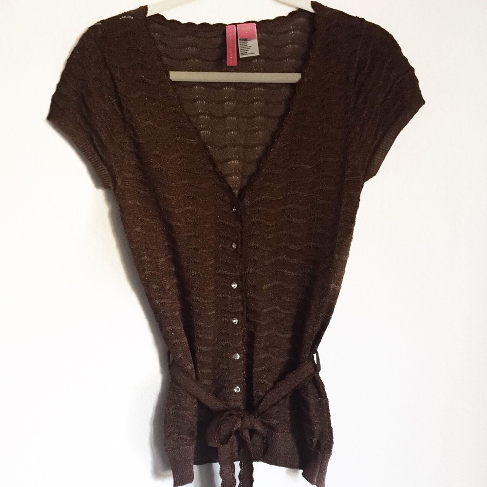 Charlotte Delicate, Detailed V-Neck Top